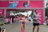 ¡Corren por los 65 años de Barbie! Carrera Barbie Run llenó de color rosa las calles y mostró carro de la icónica muñeca