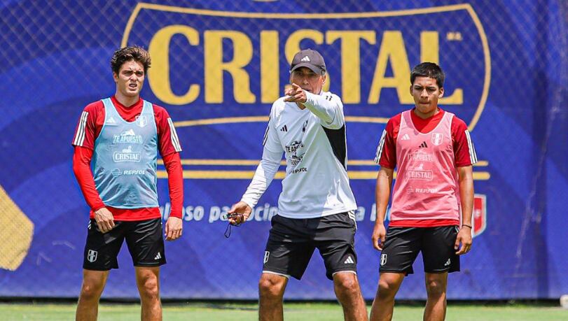 'Cocoliche' no entiende por qué los clubes le niegan los jugadores a José 'Chemo' del Solar. (Foto: @SeleccionPeru)