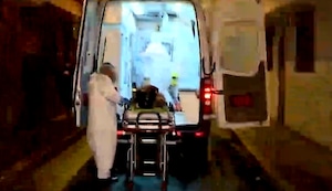 SMP: Extranjero sobrevive de milagro tras ser apuñalado, arrojado del cuarto piso de un hostal y nuevamente acuchillado