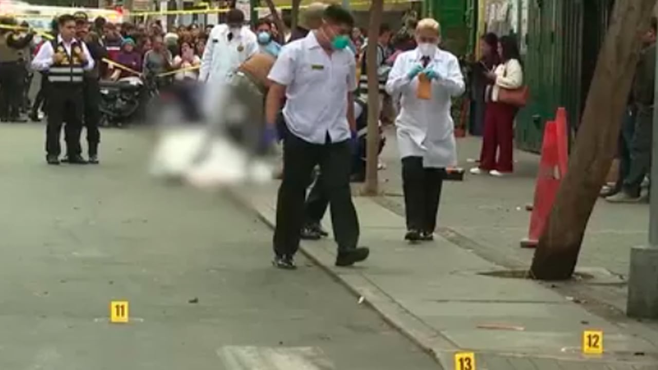 Durante la inspección se encontraron alrededor de 20 casquillos de bala. Foto: captura América TV