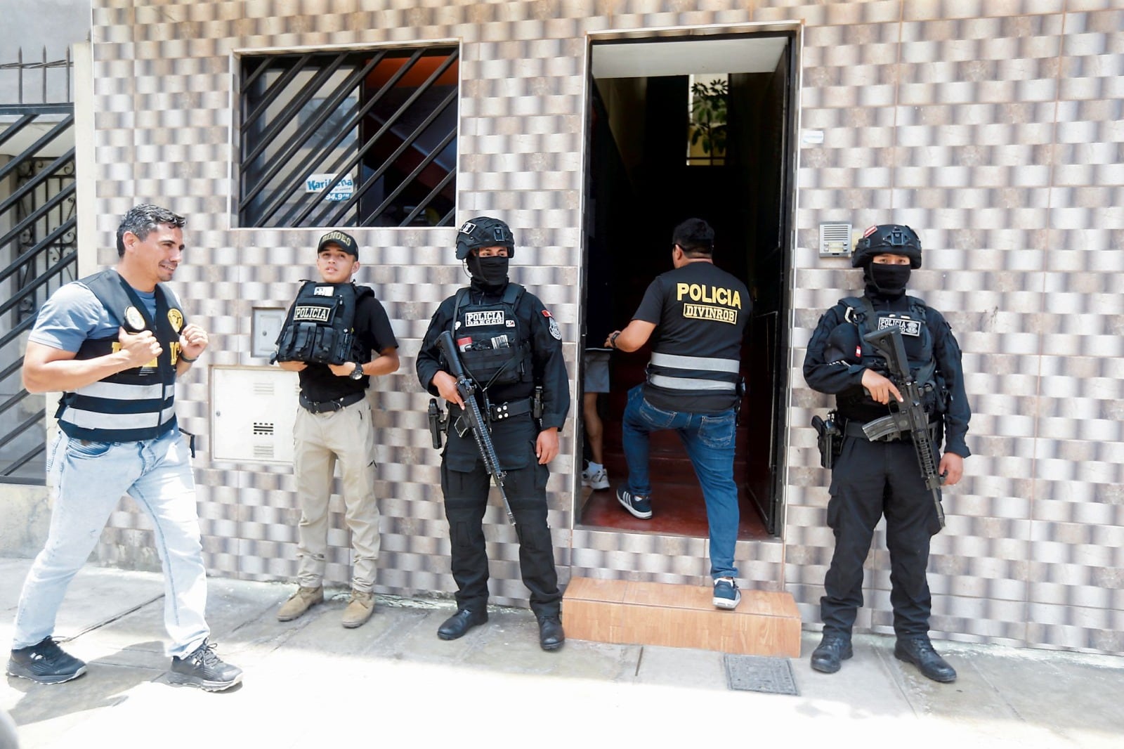 Intervención a la casa de Néstor Said Niño de Guzmán Valdivia