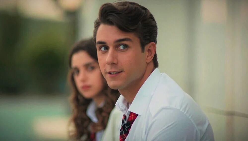 Onur Seyit Yaran como Doruk Atakul en la telenovela "Hermanos" (Foto: NG Medya)