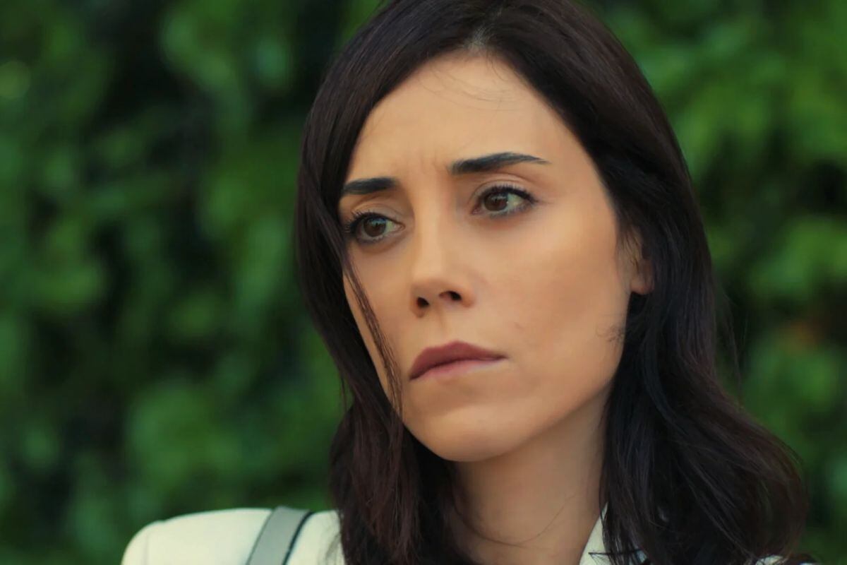 En el final de "Infiel" Asya le confiesa a Volkan que ya no lo ama y que, incluso, ha decidido marcharse con su hijo a empezar una nueva vida lejos de él (Foto: Med Yapım)