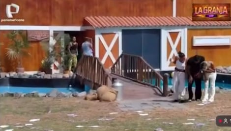 Avioneta lanza información en contra de Samahara Lobatón y apoyo a Gabriela Herrera.