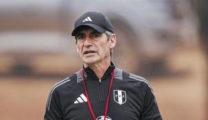 Óscar Ibáñez dejará de ser técnico de Perú tras el partido con Paraguay