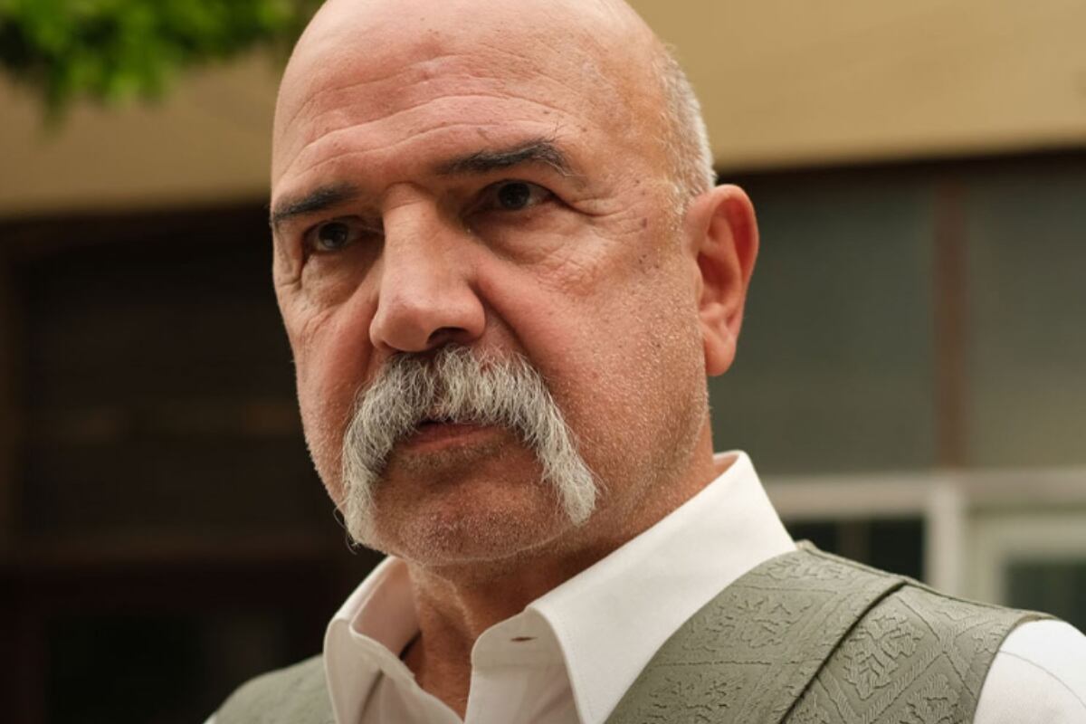 Çolak en un episodio reciente de la serie (Foto: Tims & B Productions)