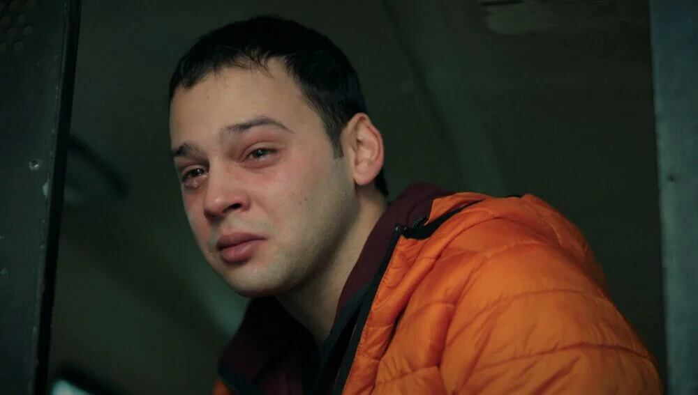 Oğulcan va a prisión en la telenovela turca "Hermanos" (Foto: NG Medya)