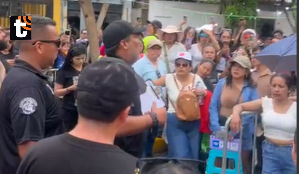 Representantes de la productora del concierto explicaron al público los inconvenientes por la cancelación del show de Shakira.