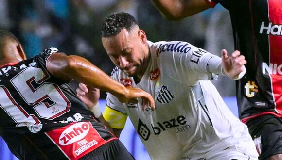 Neymar vuelve al fútbol en Brasil