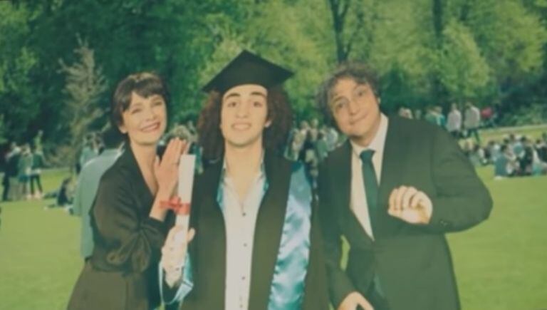 En la imagen se ve al hijo de Ali Vefa y Nazli en la otra en la etapa universitaria (Foto: MF Yapim)