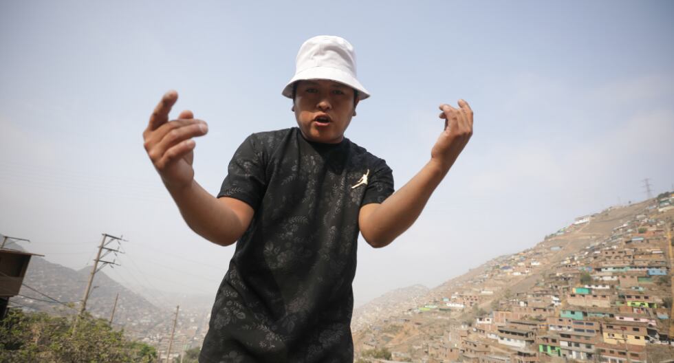 Sus pasajeros le piden que rapee. (Foto: Britanie Arroyo)