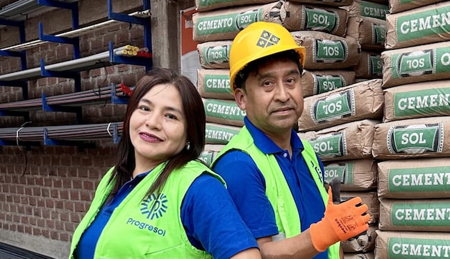 Conoce la historia de esta pareja que lleva más de 25 años trabajando juntos en su ferretería y cómo la confianza de sus clientes los convirtió en referentes de la construcción. Foto: Estefany Valladares.