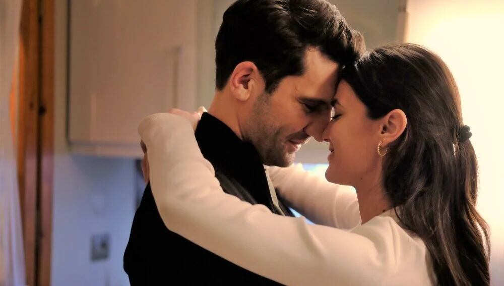 Ceylin e Ilgaz en la telenovela turca "Secretos de familia" (Foto: Ay Yapım)