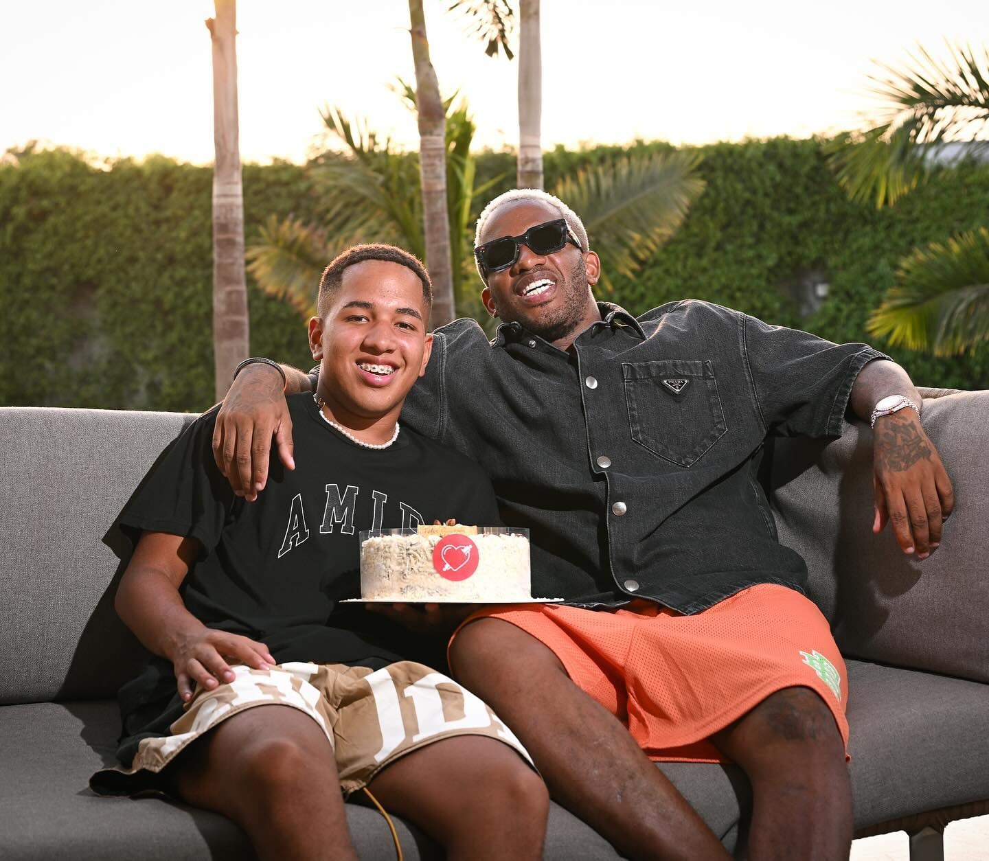 Jefferson Farfán y su hijo mayor con Melissa Klug