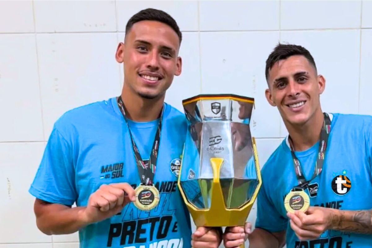 Erick Noriega posó con su primer trofeo con Gremio tras ganar final en cancha de internacional (Foto: @Gremio)