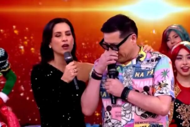 Carloncho llora al recordar a su mamá por Navidad