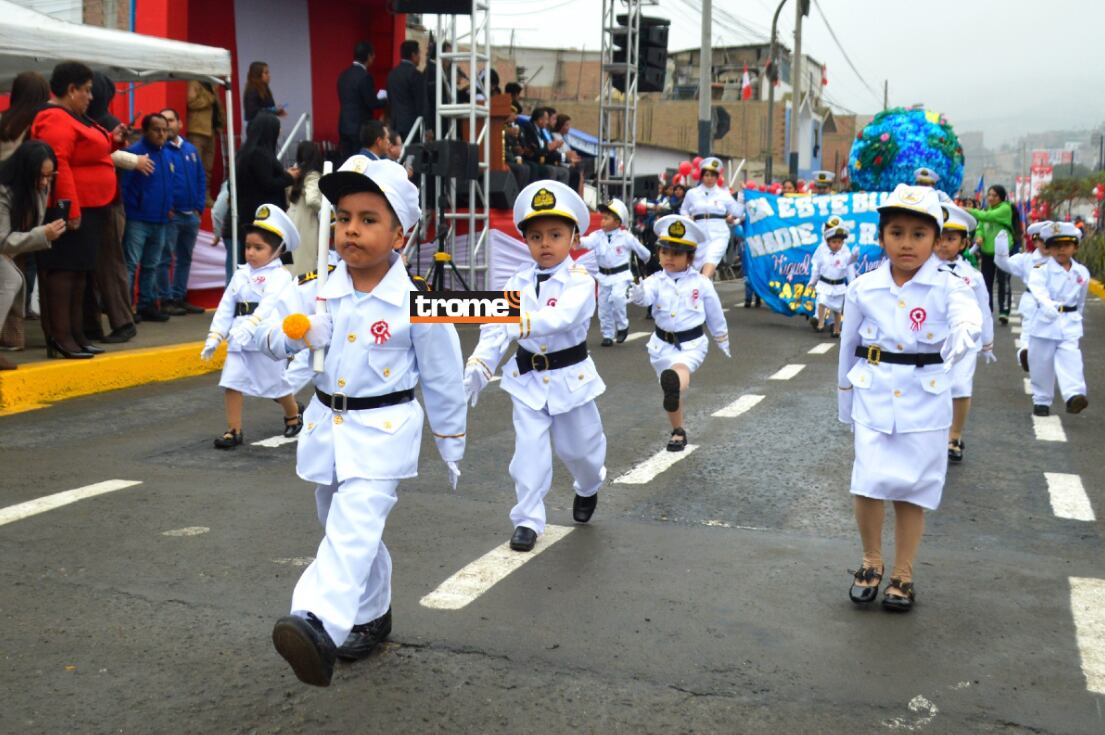 Fiestas Patrias: En diversos distritos niños participaron de desfiles escolares que causaron admiración del público. (Isabel Medina / Trome).