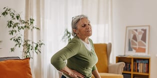 Este mal puede afectar también a personas delgadas. No es exclusiva de quienes tienen sobrepeso: una mala alimentación, resistencia a la insulina o antecedentes familiares también influyen. Foto: Istock