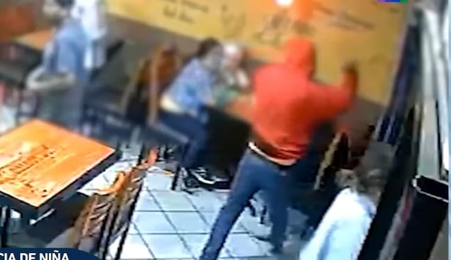 Impactantes imágenes dentro de restaurante en Santa Anita. (Willax Noticias)