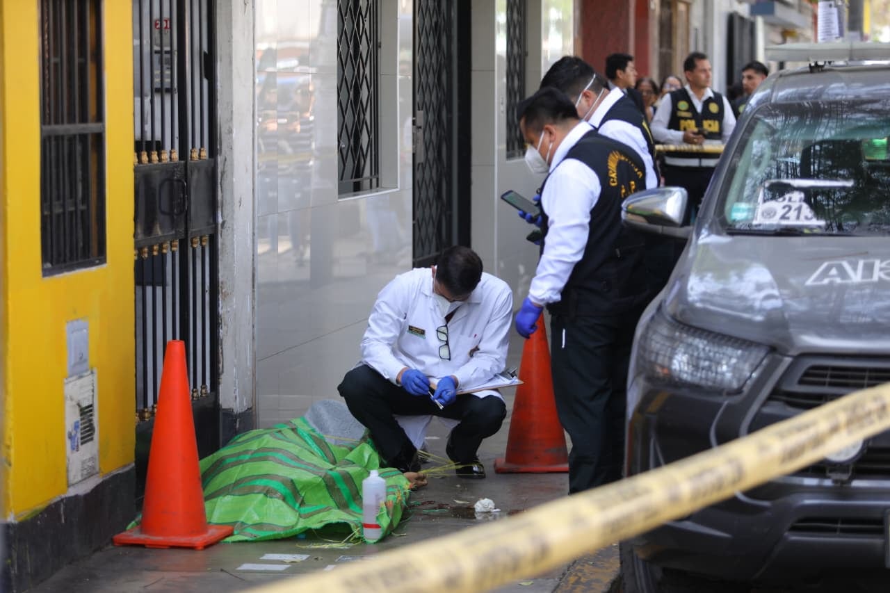 La segunda víctima de sicarios en Chorrillos. (@photo.gec)