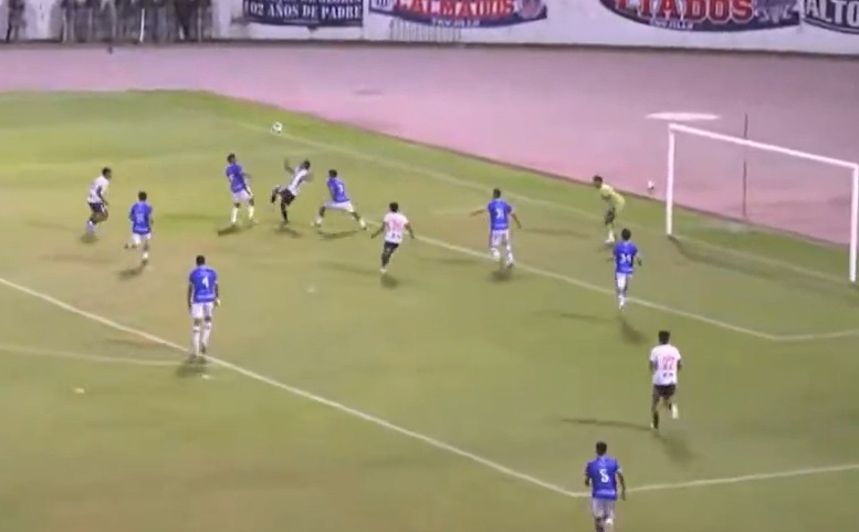 Stefano Olaya anotó impresionante gol en el Alianza Lima vs. Mannucci (YouTube Bicolor+)