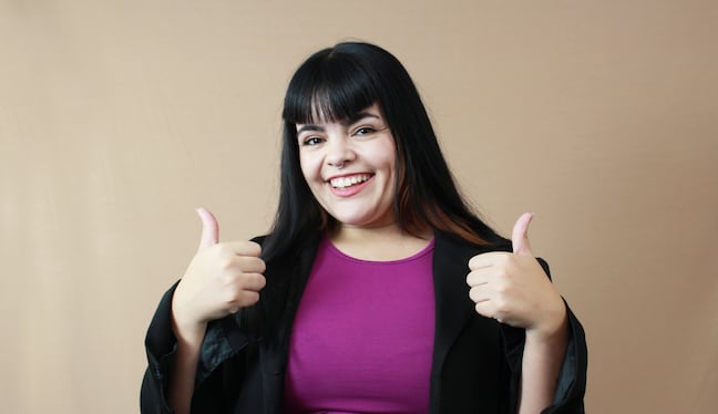 Rodearte de buena energía ayuda a mantener una actitud positiva. Comienza el año cerca de personas que te inspiren y motiven. Tu entorno influye en cómo enfrentas los retos. Foto: Istock