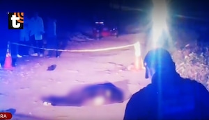 Cadáver de mujer con impactos de bala es hallado en medio del camino: tenía joyas y prendas de marca