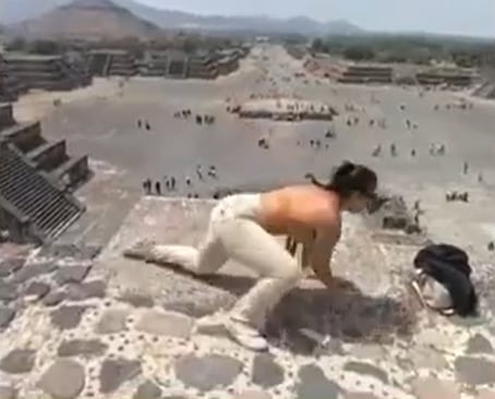 Habla peruana que sobrevivió a tiroteo en la Pirámide de Teotihuacán