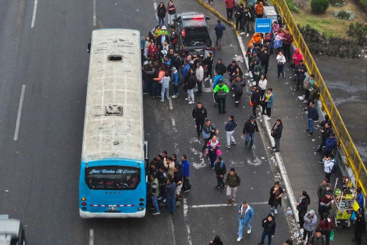 De acuerdo con estimaciones citadas por Ojeda, un paro total del servicio afectaría cerca de 14 millones de viajes diarios en Lima y Callao. Foto: Andina