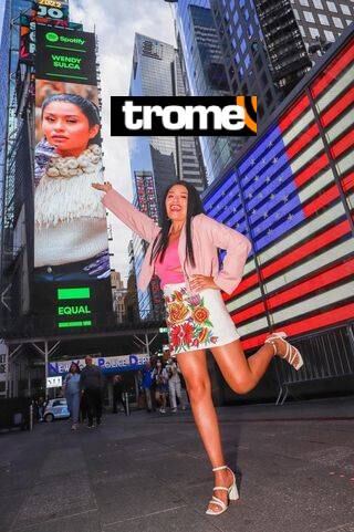 Wendy Sulca brilló en pantalla principal del Times Square, en Manhattan. Foto: Marco del Río