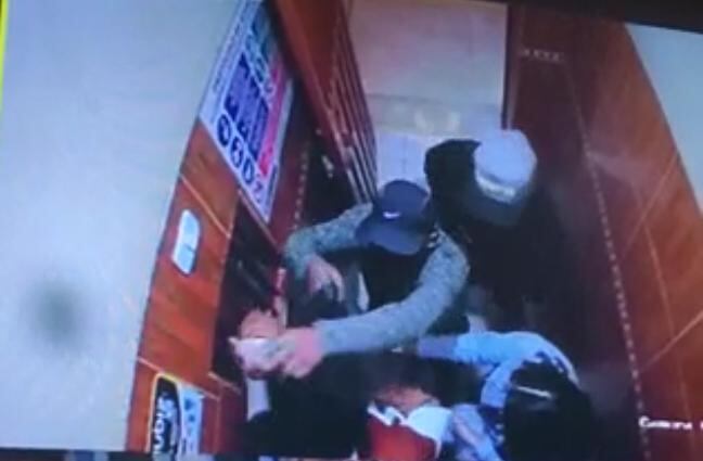 Una parejita de enamorados, que iban a ingresar a un hostal, en Villa El Salvador, fueron asaltados en recepción por dos delincuentes.