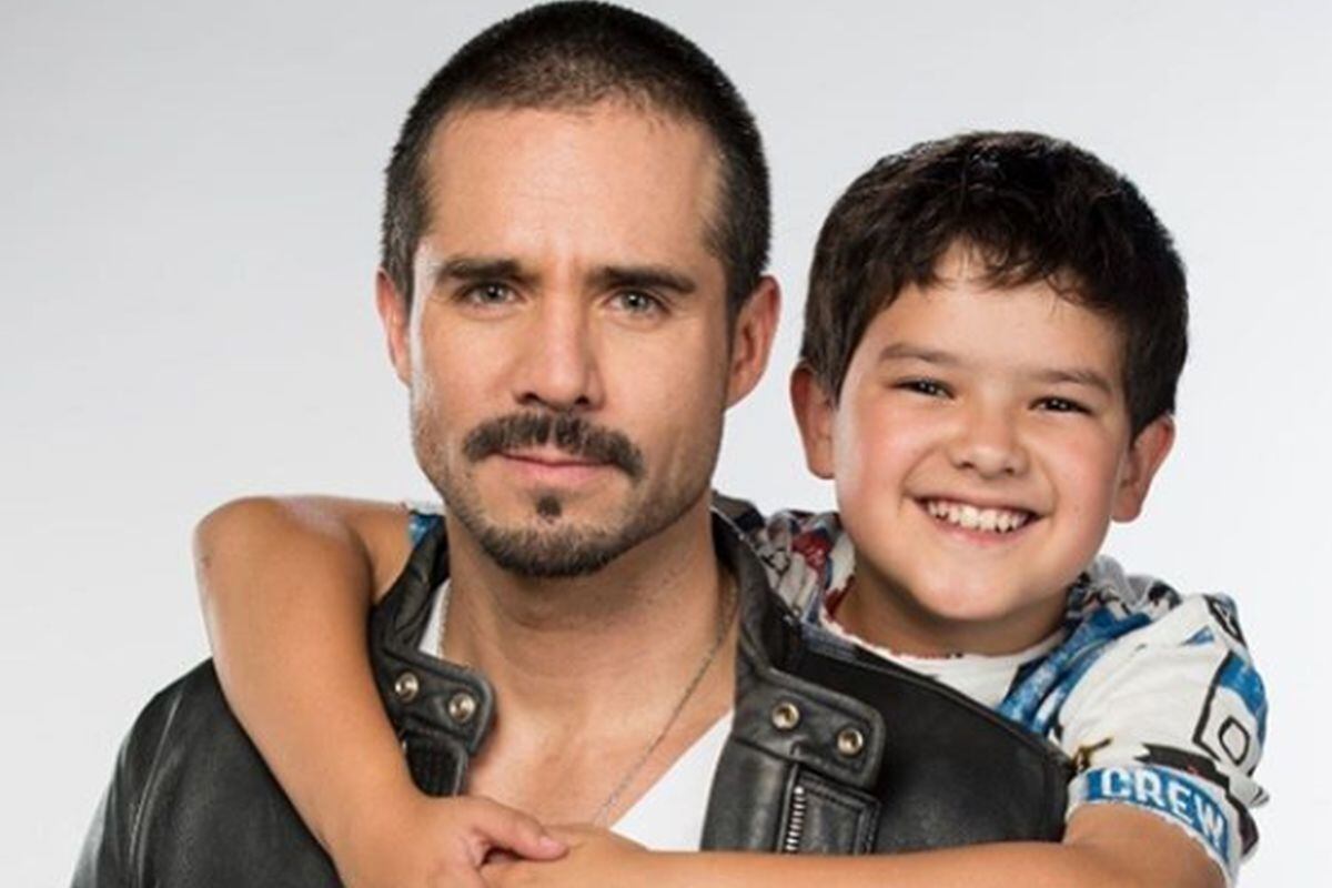 Ringo se estrenó a principios de 2019 y Patricio de la Garza interpretó a Santi, hijo de Ringo, interpretado por José Ron (Foto: Instagram/Patricio de la Garza)