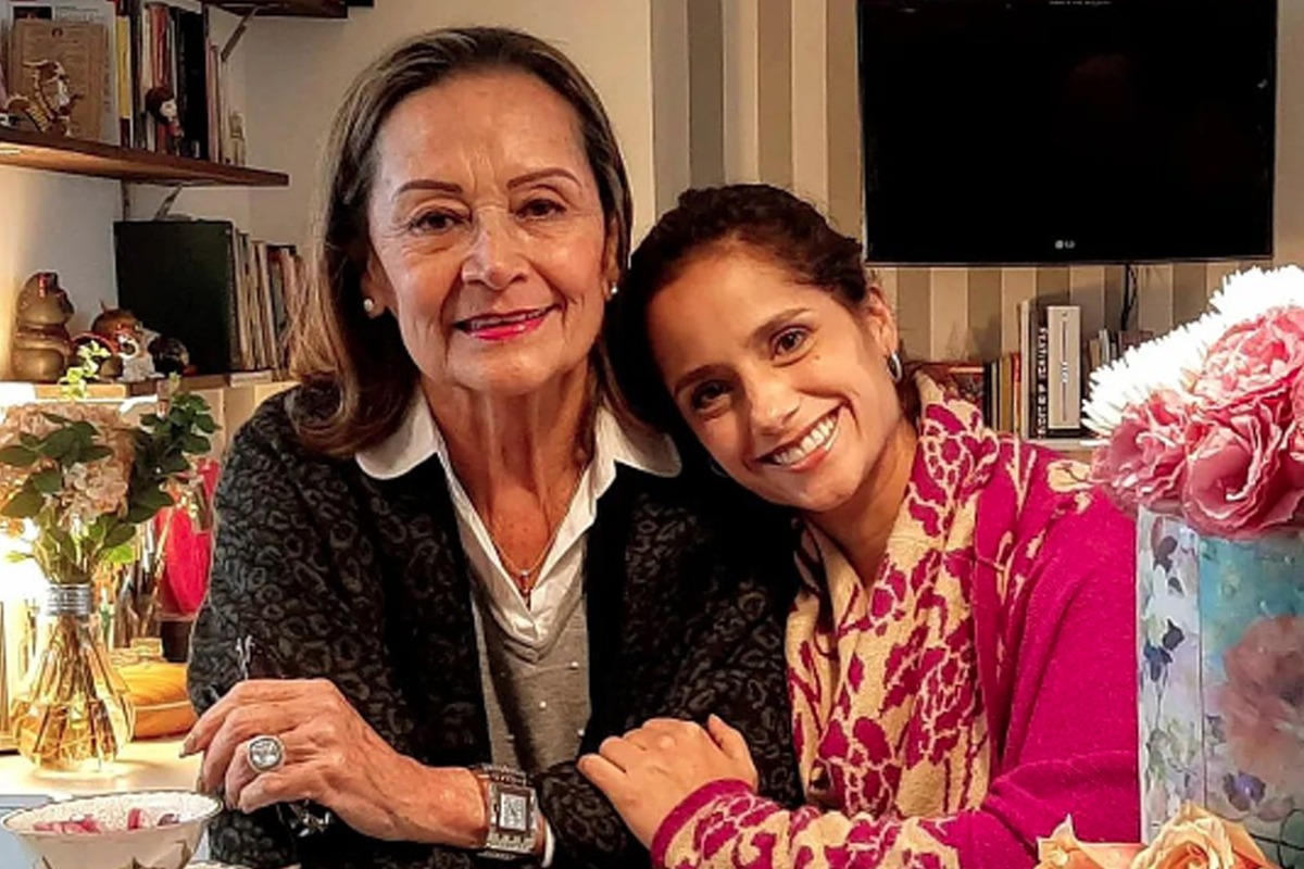 Melania Urbina junto a su madre.