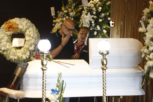 Damián Ode también fue a despedir a Manolo Rojas. (César Campos @photo.gec)