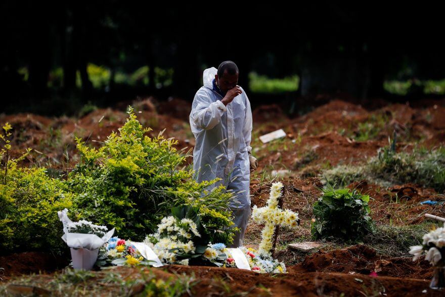 En contra de la tendencia global de estabilización, Brasil presenta el peor escenario desde el inicio de la pandemia y actualmente es el lugar del planeta que más casos y fallecidos por coronavirus registra diariamente, por encima de Estados Unidos. (Foto: EFE/ Fernando Bizerra)