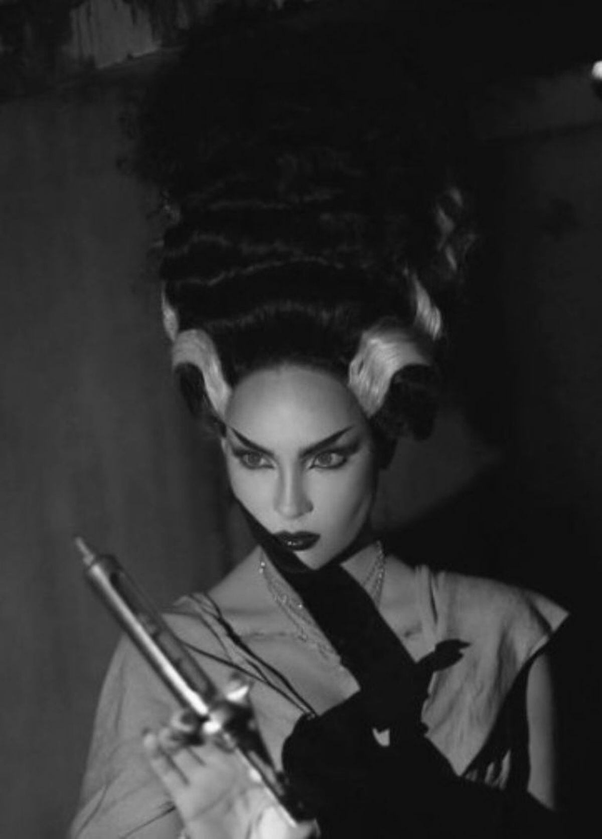 Con el look de la novia de Frankenstein (Foto: Belinda / Instagram)