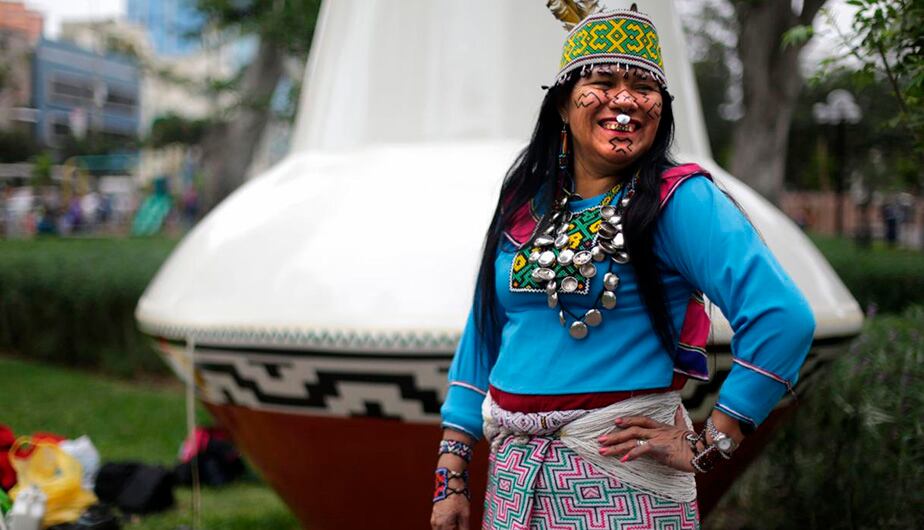 Olinda Silvano es una madre artesana de la comunidad amazónica de Cantagallo. Su trabajo se ha expuesto en importantes muestras. (Foto: El Comercio)