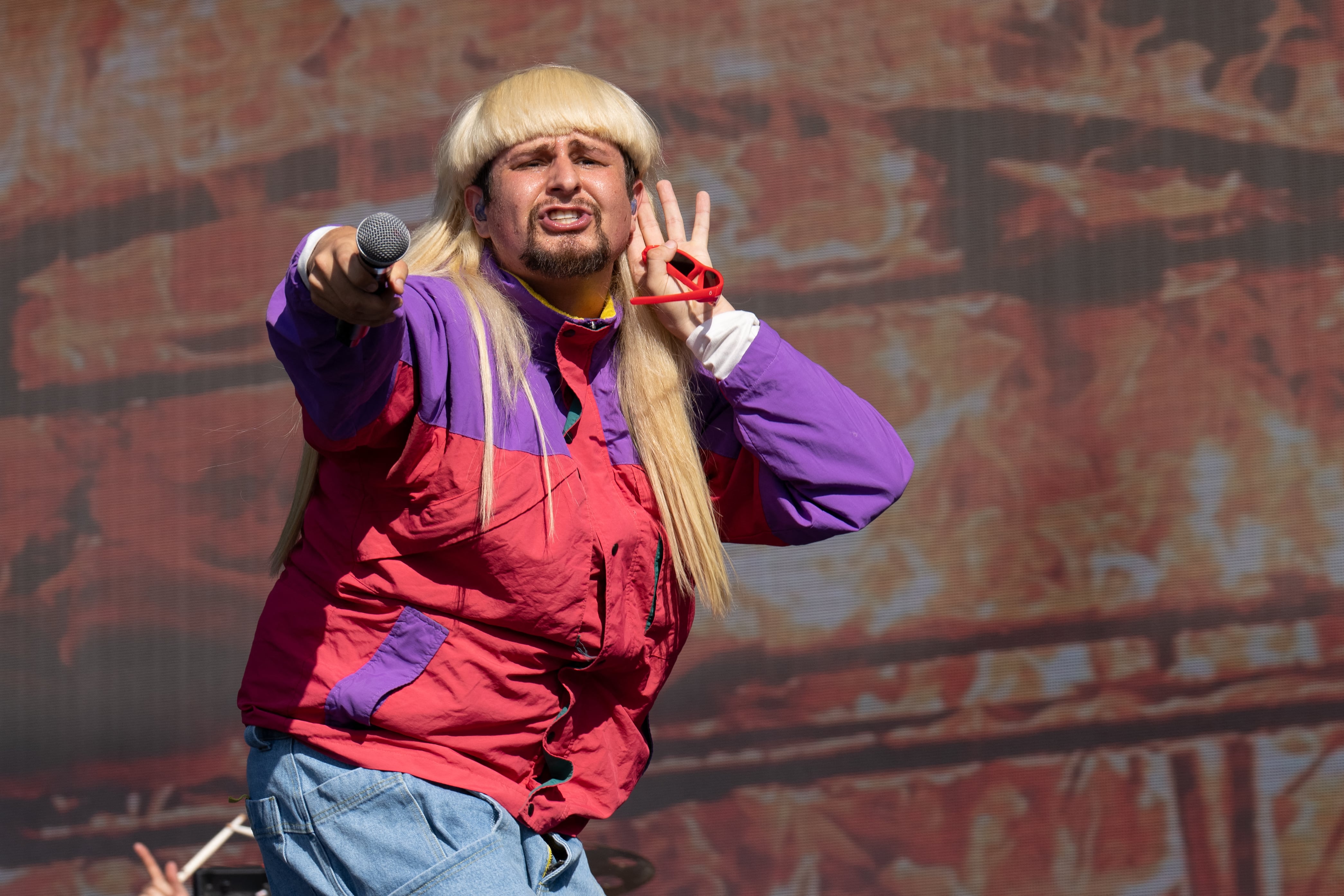 El cantante estadounidense Oliver Tree se presenta en el escenario durante el Festival de Música Austin City Limits en Zilker Park, Austin, Texas, el 16 de octubre de 2022. (Foto de SUZANNE CORDEIRO / AFP).