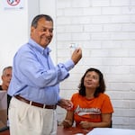 Jorge Nieto infringe la ley electoral al emitir su voto en Punta Hermosa