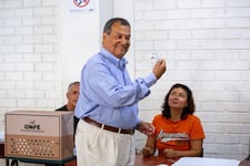 Jorge Nieto infringe la ley electoral al emitir su voto en Punta Hermosa: ¿Qué hizo?