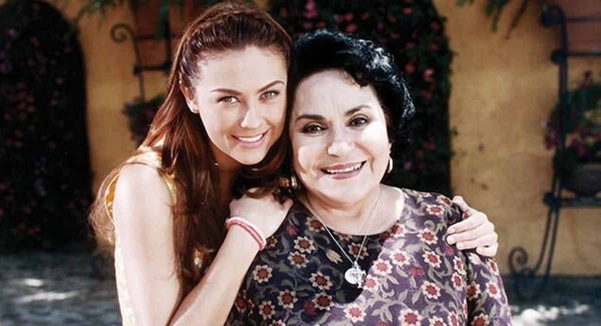 Carmen Salinas al lado de Aracely Arámbula (Foto: Televisa)