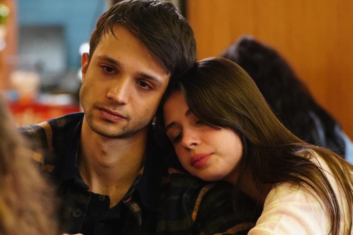 Çinar tras su liberación por el caso de la muerte de Zafer (Foto: Ay Yapım)