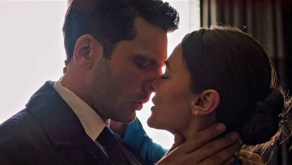 Ceylin e Ilgaz en la telenovela turca "Secretos de familia" (Foto: Ay Yapım)