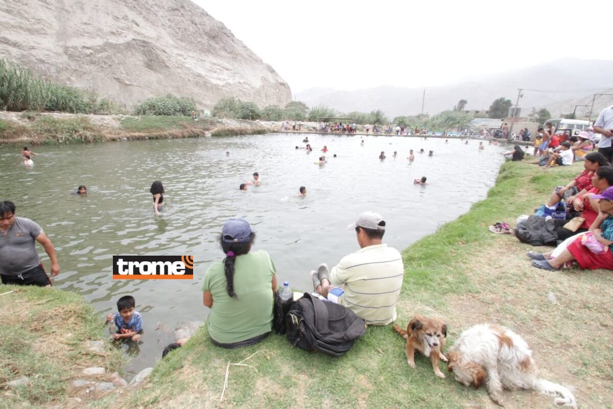 Muchas familias cambiaron el 'domingo playero' por otro espacio para refrescarse y divertirse esta temporada. (Isabel Medina / Fotos: Alan Ramírez / Trome).