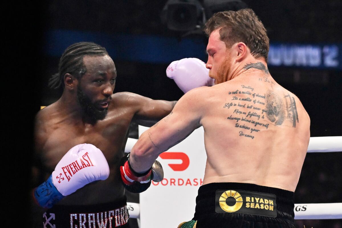 Canelo Álvarez vs Crawford protagonizaron la mejor pelea en lo que va del año. (AP)