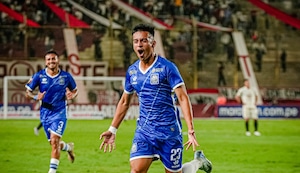 Celébralo ‘Churre’: Luis Olmedo sorprende a Universitario con GOL de fuera del área | VIDEO