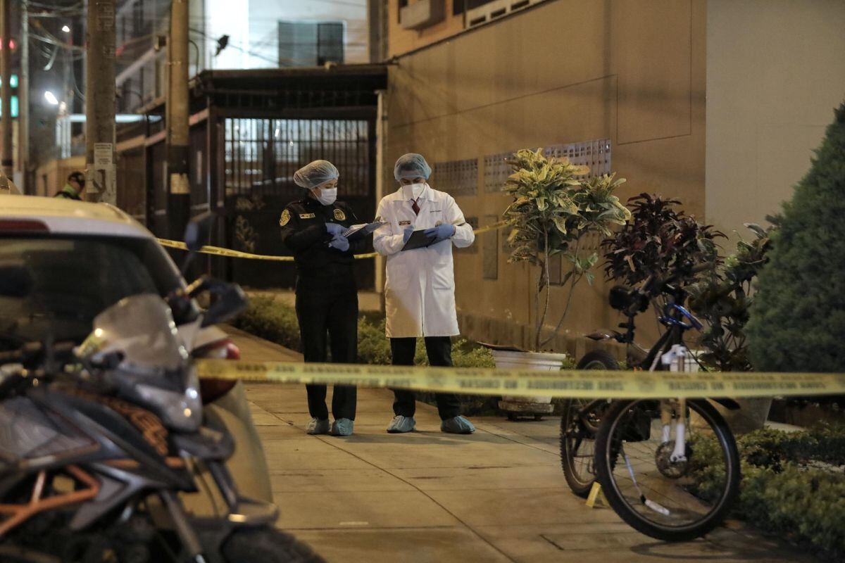 Leonardo Zetro Purba, funcionario de la embajada de Indonesia, fue asesinado de tres balazos cuando llegaba a su domicilio en la cuadra 3 del Jirón César Vallejo en el distrito de Lince. Fotos: Joel Alonzo/ @photo.gec