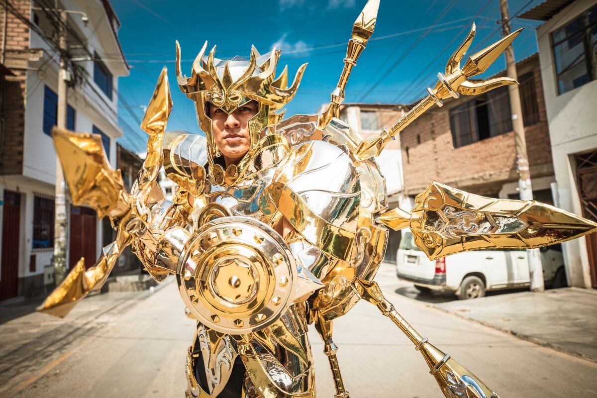 Empezó hace unos cinco años haciendo pequeñas cosas con la técnica del papercraft. Fotos: Joel Alonzo / Trome.