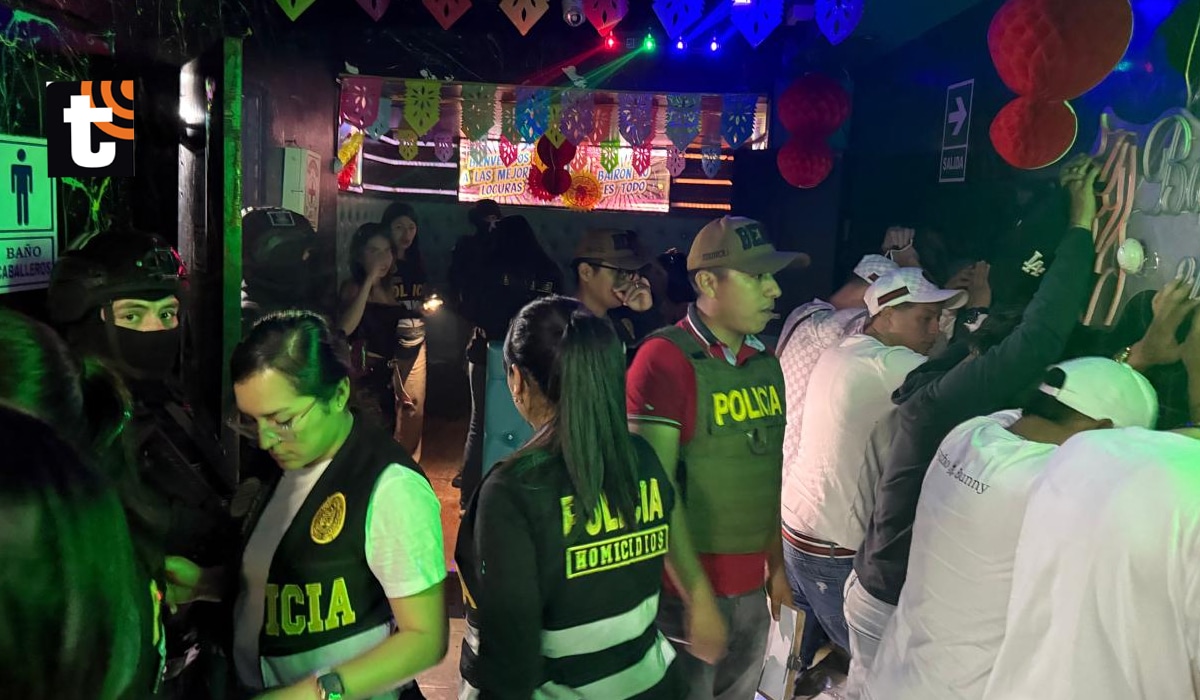 Durante la intervención se identificó a ciudadanos extranjeros y peruanos, entre ellos hombres, mujeres y tres menores de edad. Foto. Mininter