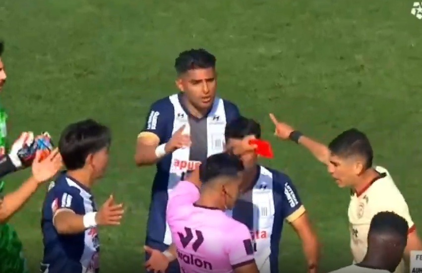 Carlos Zambrano vio la tarjeta roja por séptima vez. (Captura L1 MAX)